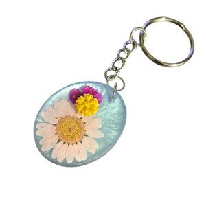 Floral Resin Keychain with Daisies and Flowers